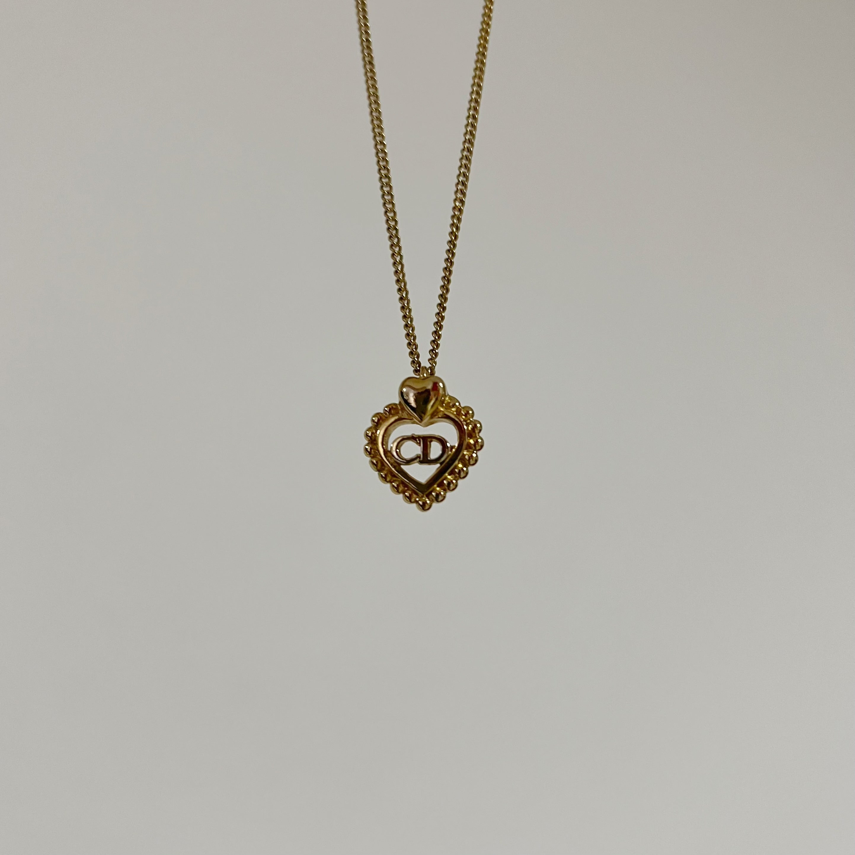★VINTAGE HOLLYWOOD★ l heart necklace_VH2435NE012M VINTAGE AVON GOLD TONE ONYX AND RHINESTONE HEART PENDANT